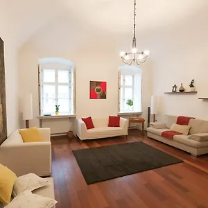 Apartament Design, Eger