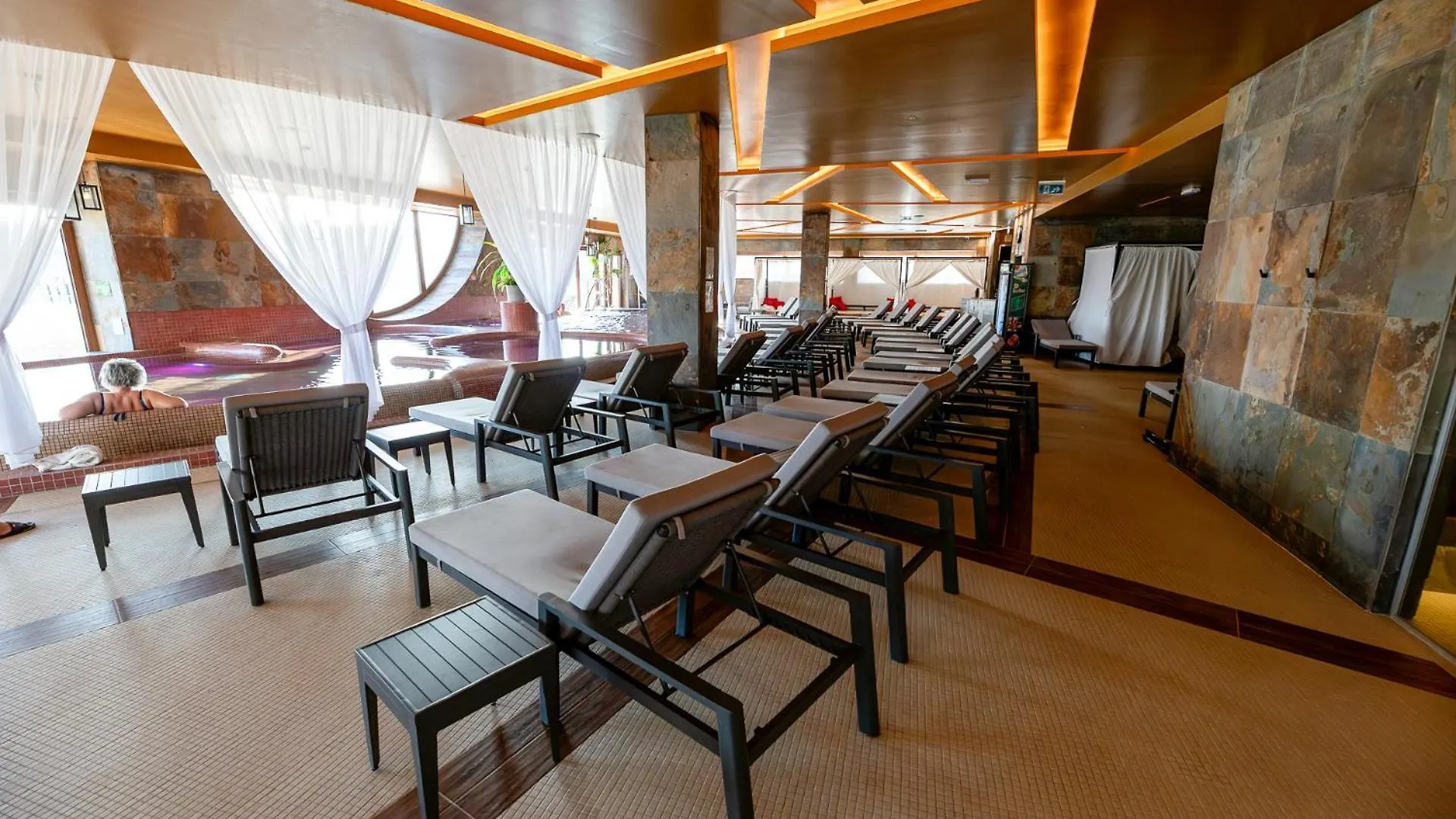 Allure Healthy Hotel & Spa Eger 4*,  Hungary